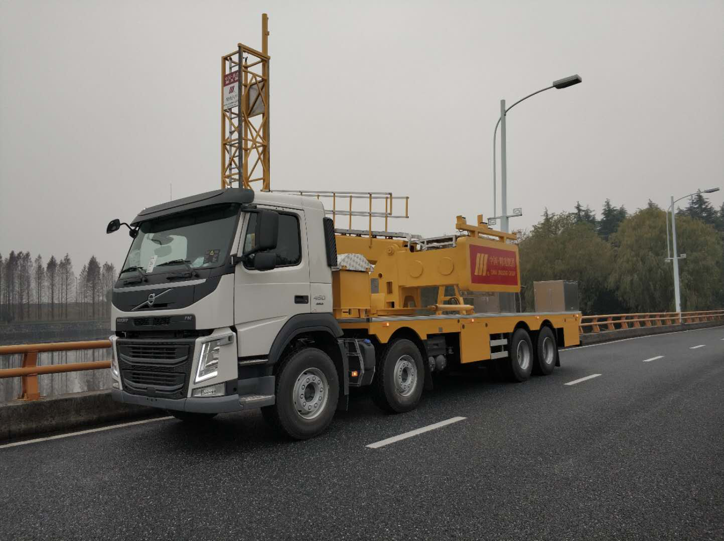 8x4 Bridge Snooper Truck