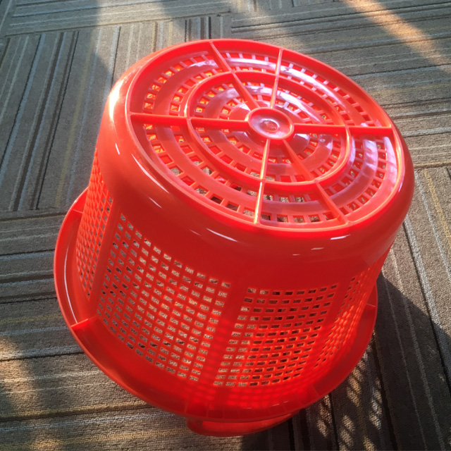 Supermarket Stackable Plastic Mesh Storage Basket For Fruit Harvest Crate Barrel 42CM