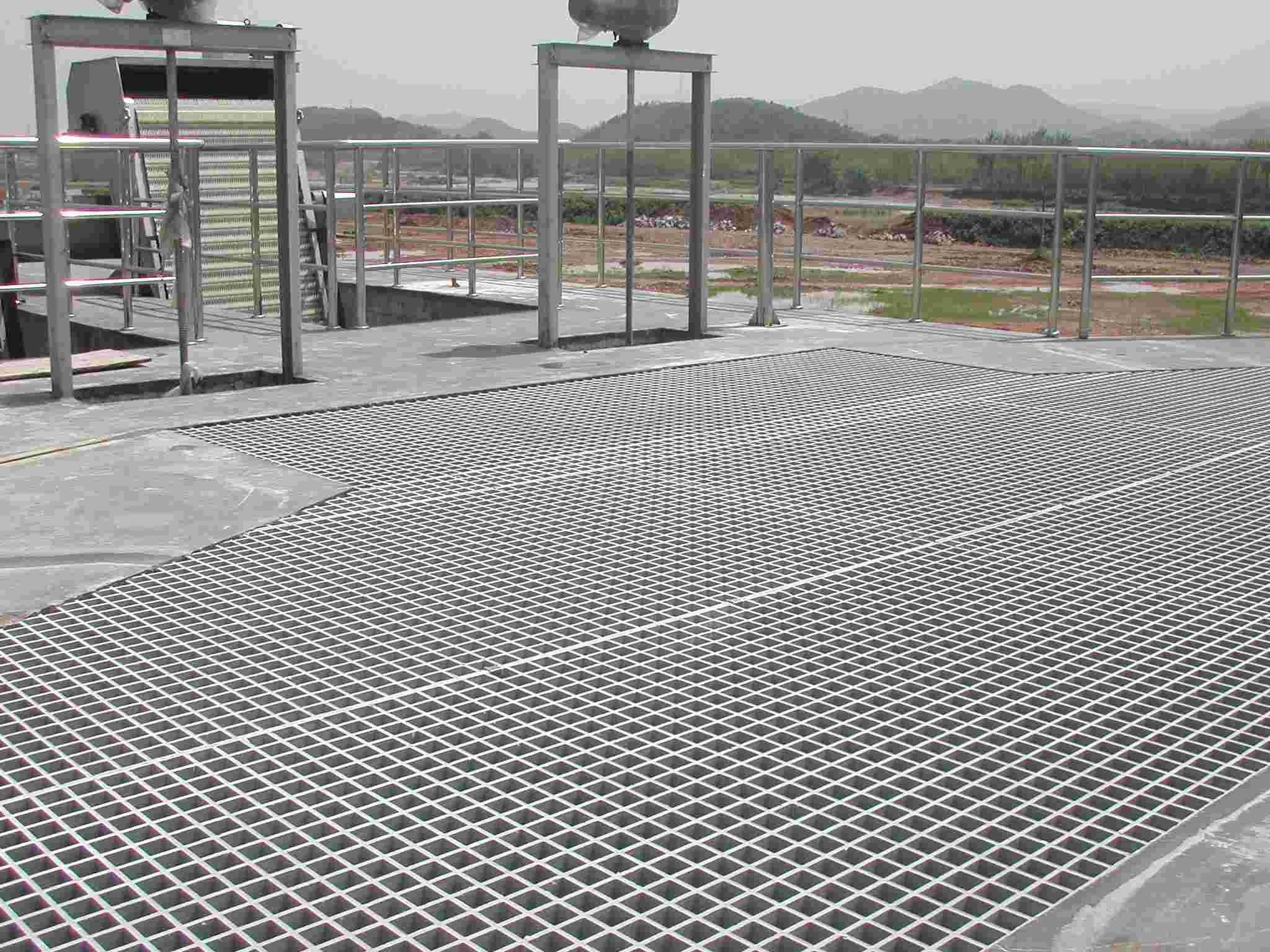 Good Ventilation Industrial Steel Grating Press Welding Process 6mm Cross Bar Size