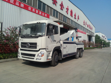 Dongfeng Wrecker Truck 6*4 lifting capacity 55 ton