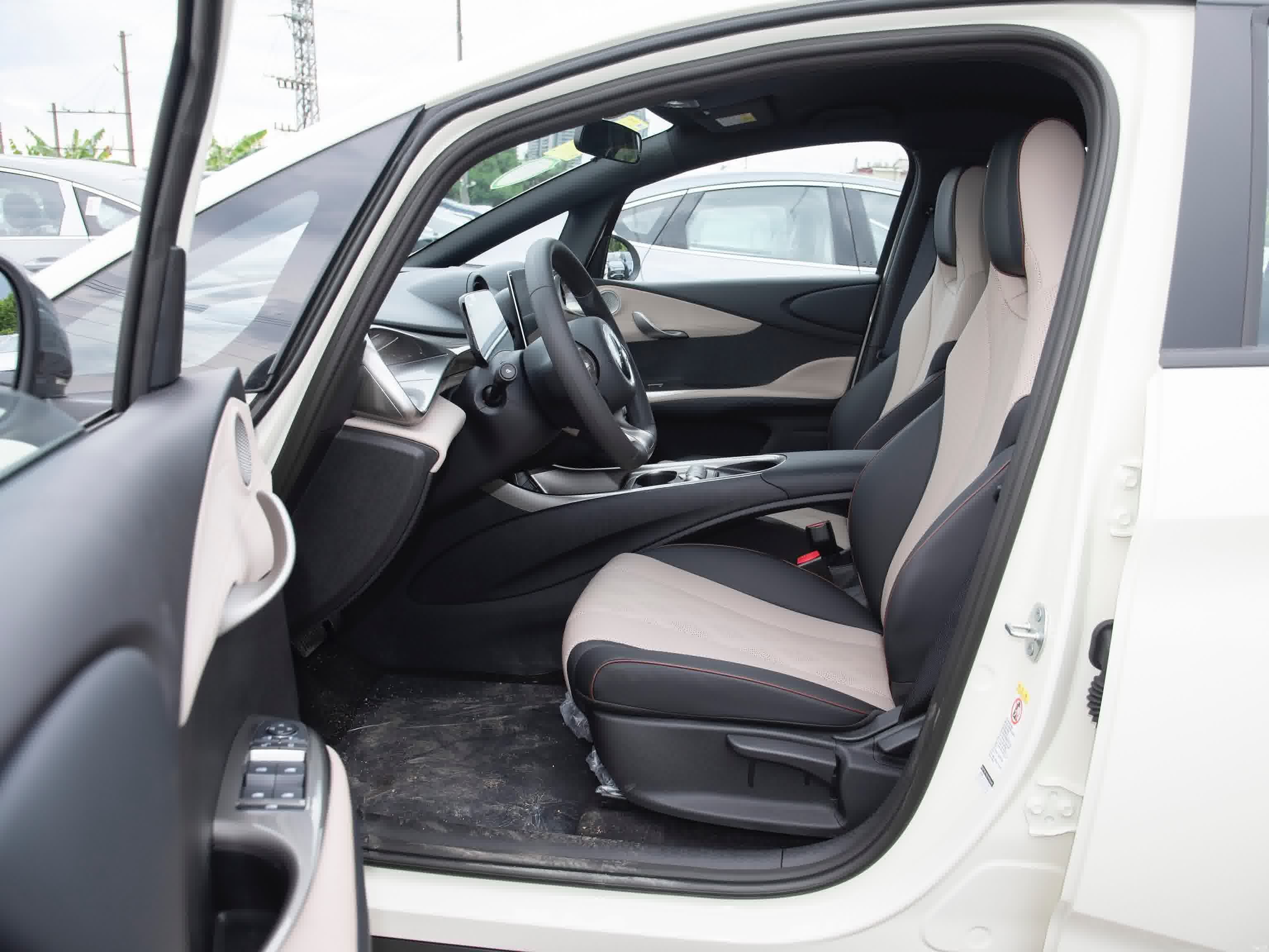 BYD Dolphin 2025 Model 420 Kilometer Pure Electric Edition 5 Doors 5 Seats 4 Speakers Popular Car
