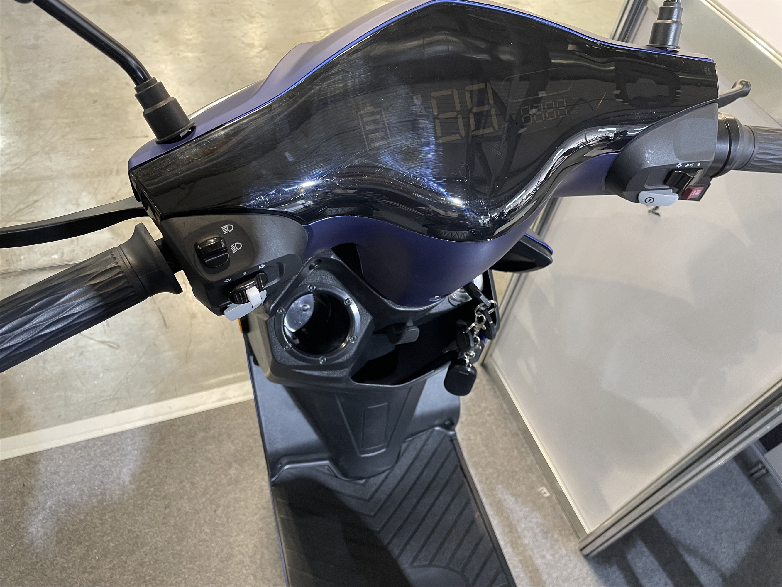 48V 800W High Power Electric Moped Bike EEC Certification For Unisex Riders