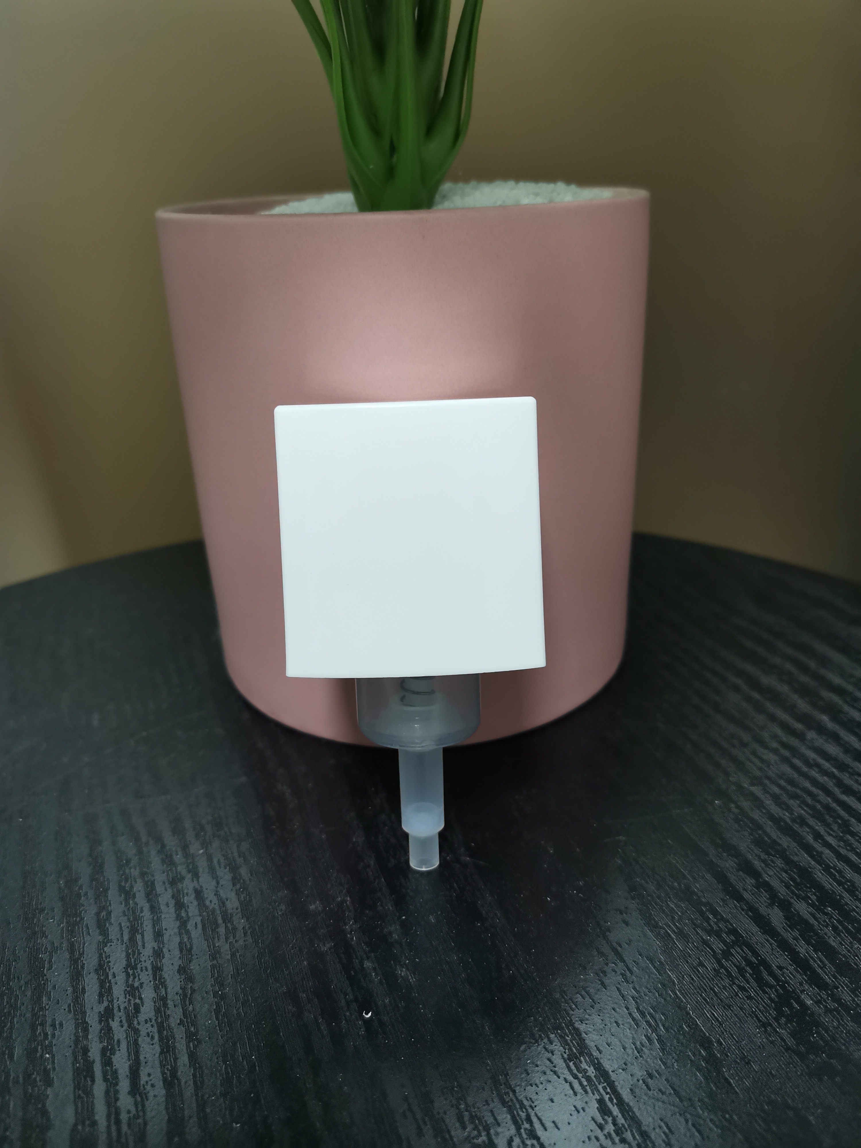 PP Lotion Pump Bottles With Unique External Spring 04CC Discharge Rate Screw On Closure
