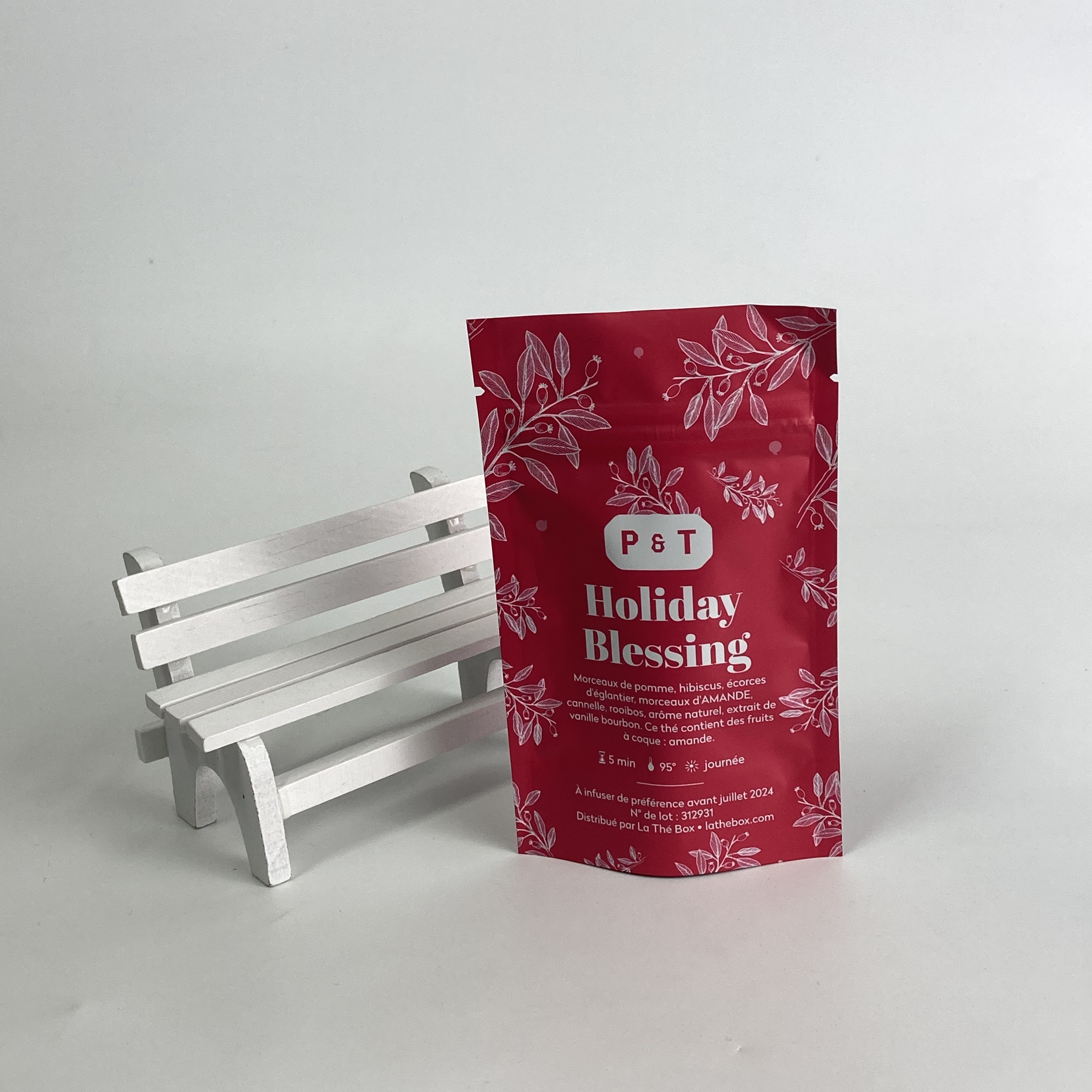 Low MOQ Plastic Food Grade Stand Up Zipper Pouches With Aluminum Foil