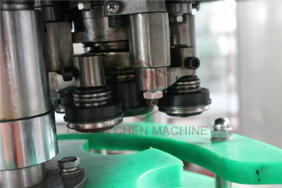 Ss Beer Bottle Filling Machine / Juice Canning Aluminum / Pet Can Filling Machine