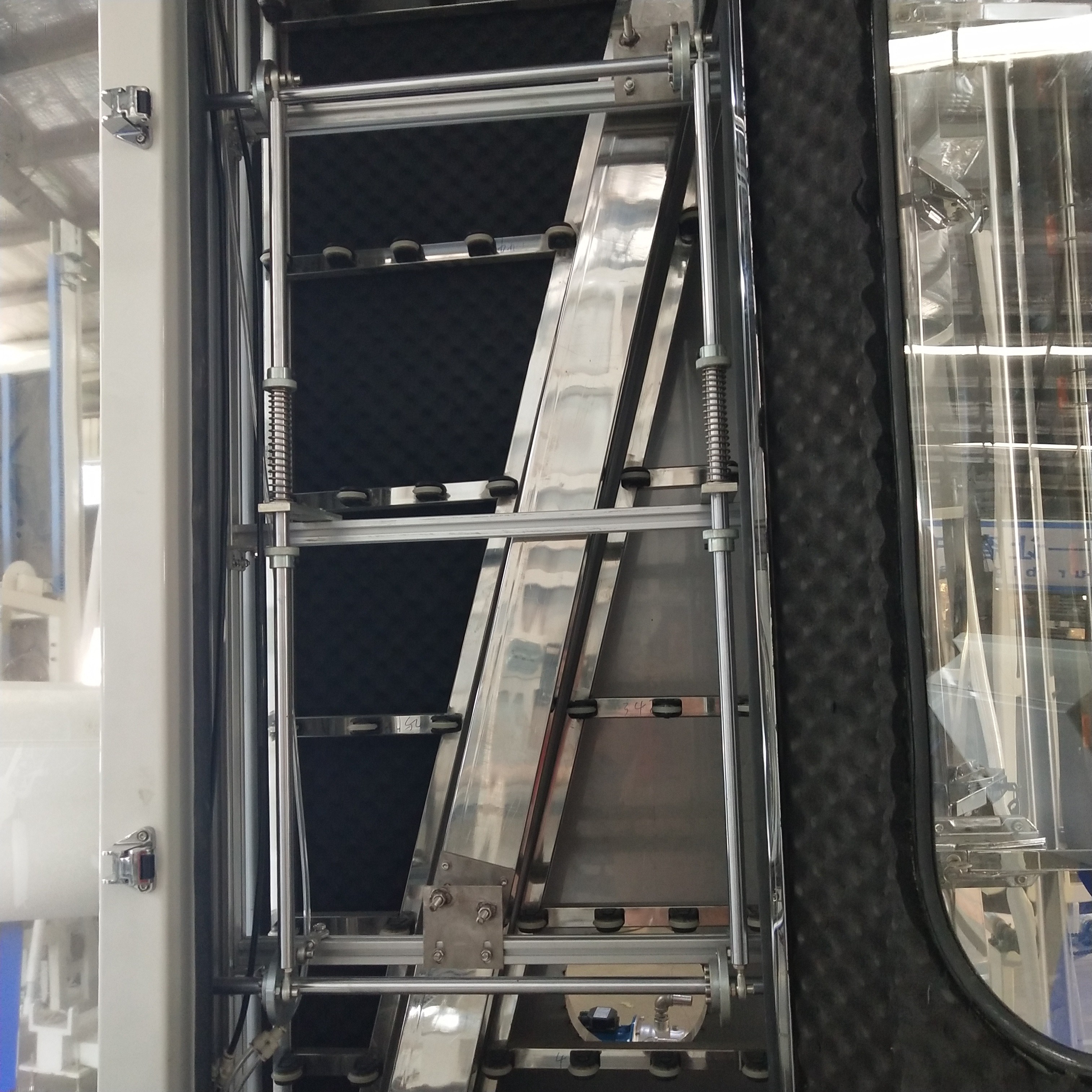 High Efficiency Automatic Insulating Glass Machine LBW2200PB For 2200m Glass