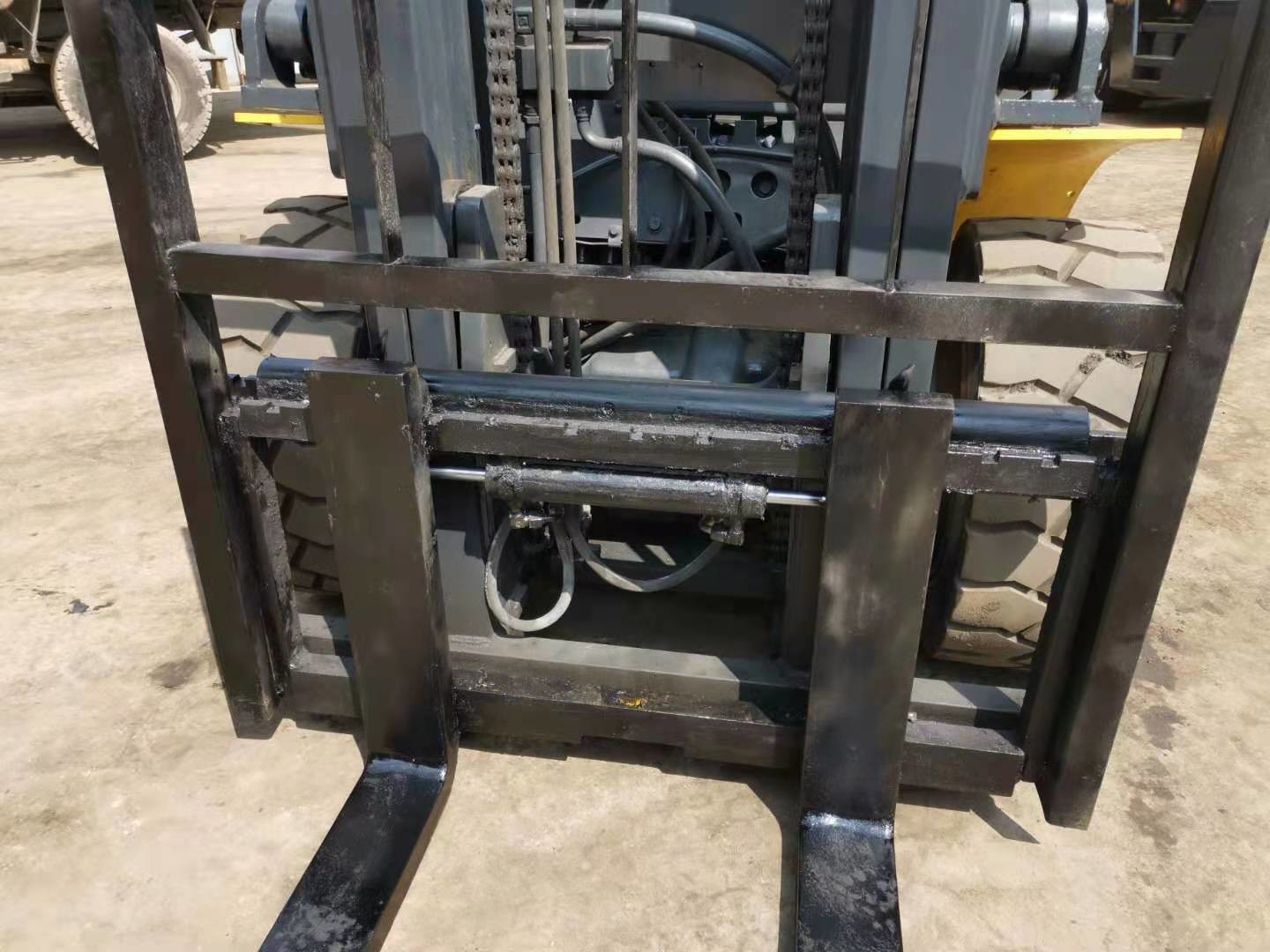 Komatsu FD50 5 Ton Side Shift Second Hand Forklift