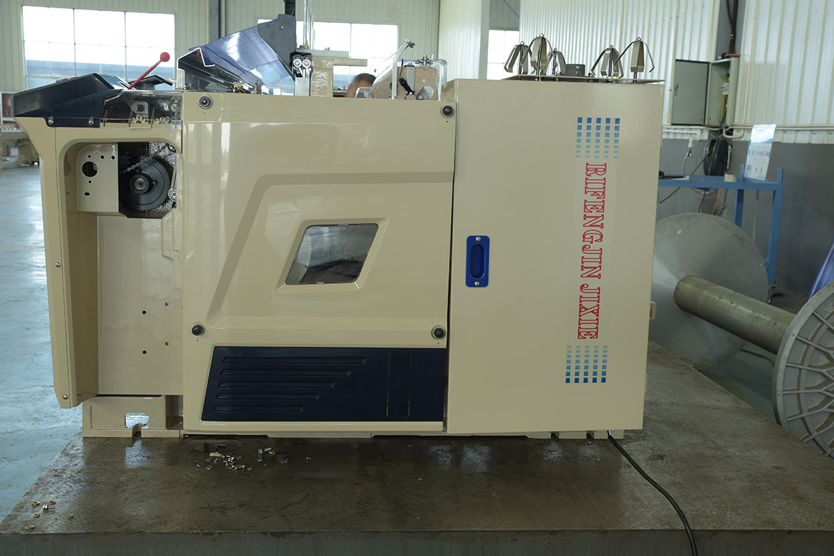 Fabric Weaving Shuttleless Loom Machine 190cm 1000RPM Water Jet Loom Dobby