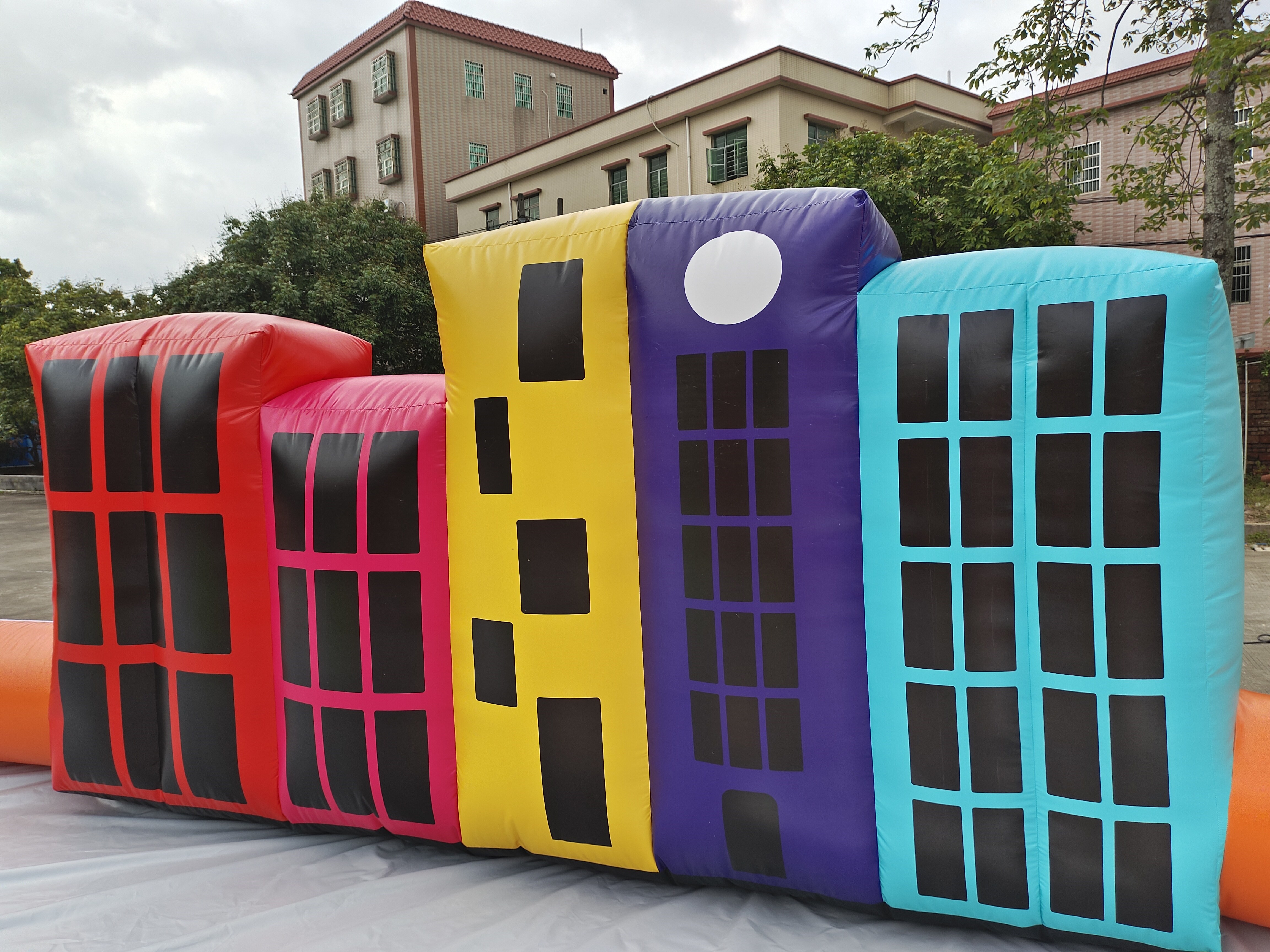 Commercial Outdoor Inflatable Sport Game Inflatable Simulated City Road Inflatable Race Track Air Tumble Track