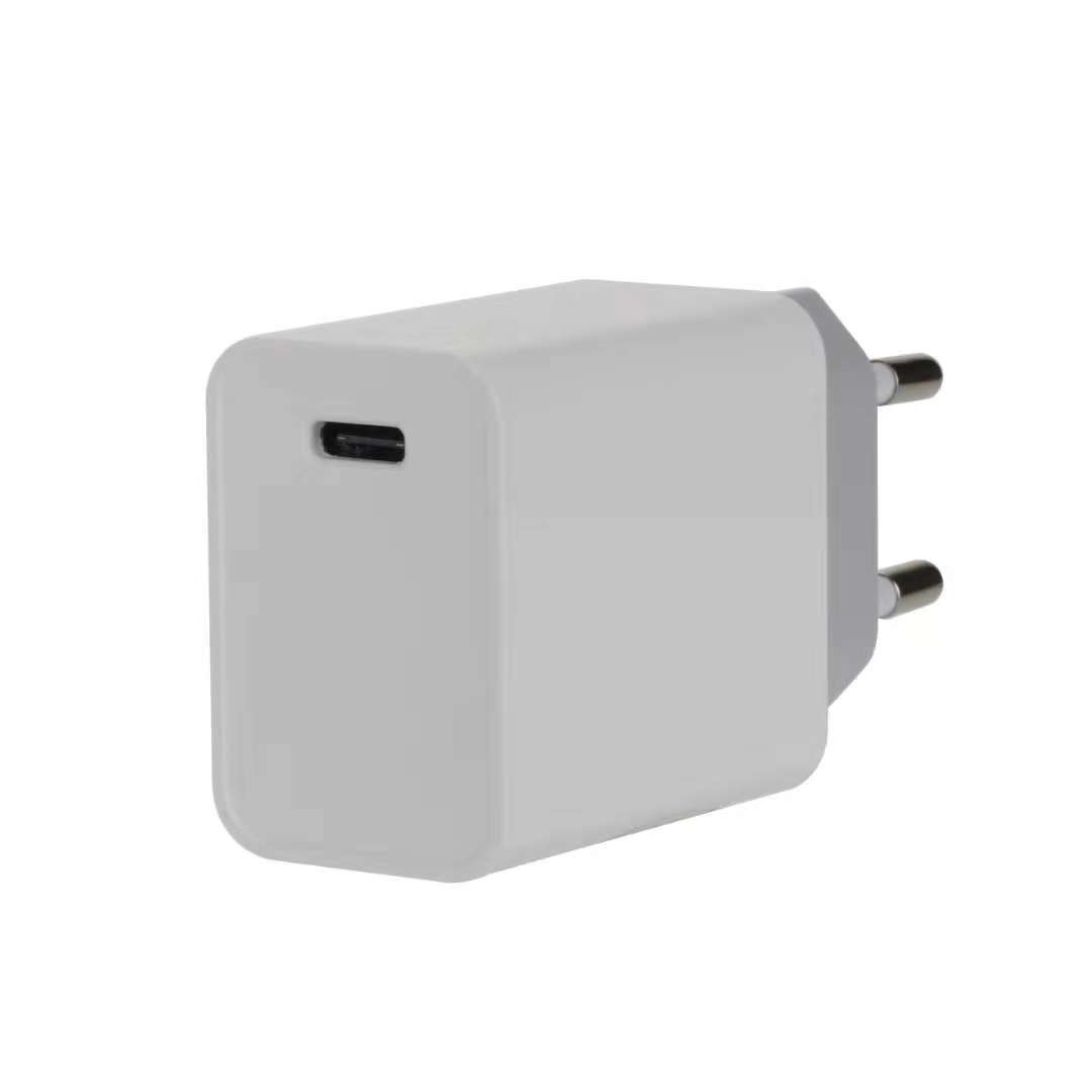 18W UK PD TRAVEL CHARGER TYPE-C FAST CHRGER for Macbook compatible with HUAWEI QUICK CHARGE QC3.0/QC2.0