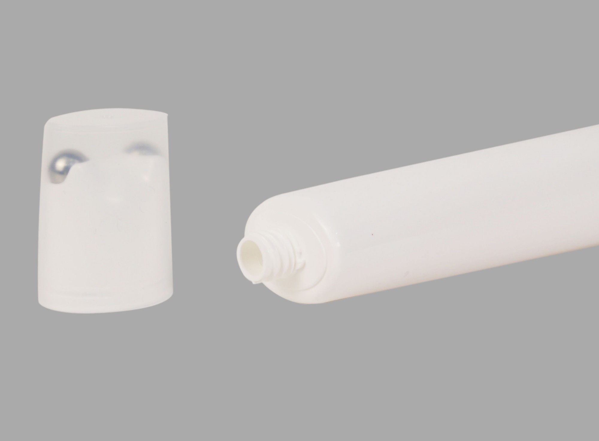 D30mm 30-80ml Essence Eye Cream Oval Tube With Special Applicator