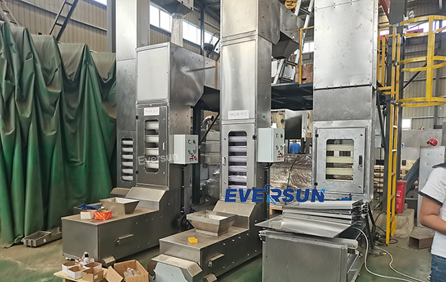 0.75 - 22kw Chain Bucket Elevator With Food Grade ABS Plastic / C.S / SS Hopper