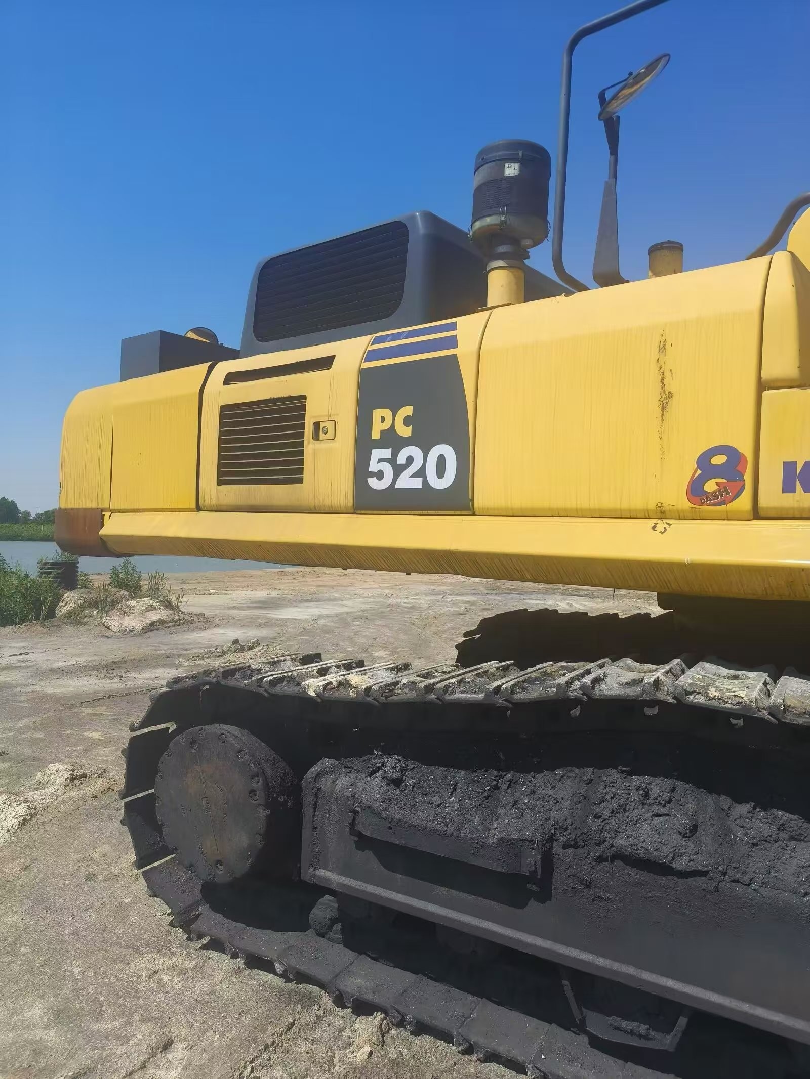 Well Maintained Komatsu 520 Available For Whoever Wants A Serious Excavator