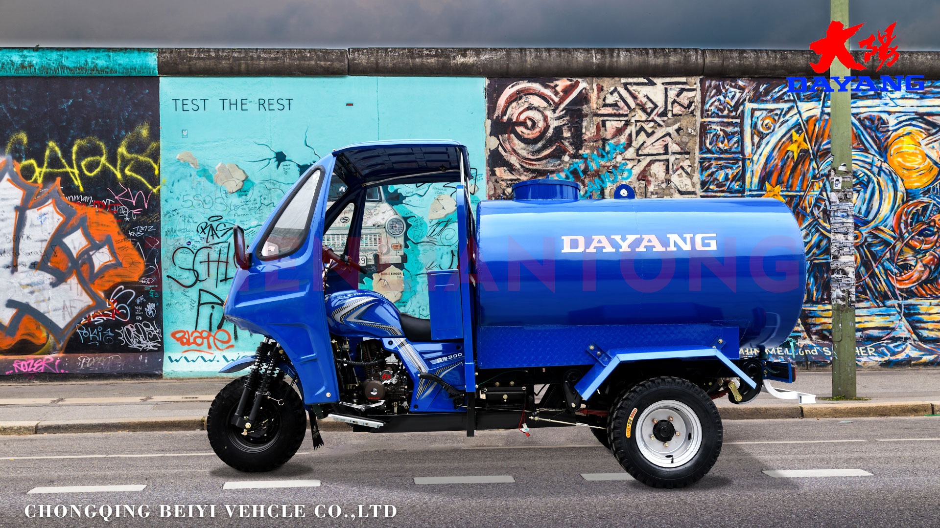 Powerful 250CC Water Engine Semi Cabin Tricycle with Standard Size and Blue Body