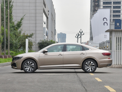 100% Electric Hybrid Sedans Plug In Hybrid Midsize 5 Seater Sedan