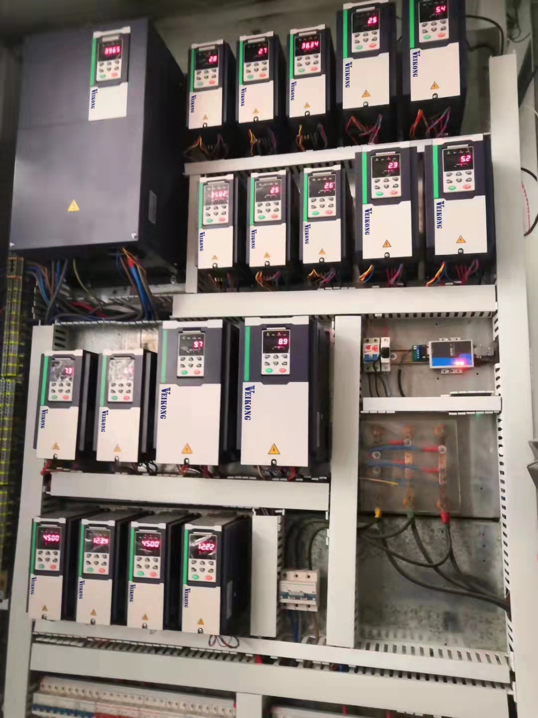 45KW 60hp VFD Variable Frequency Drive for Compressor and Automation Machine with Heavy Load
