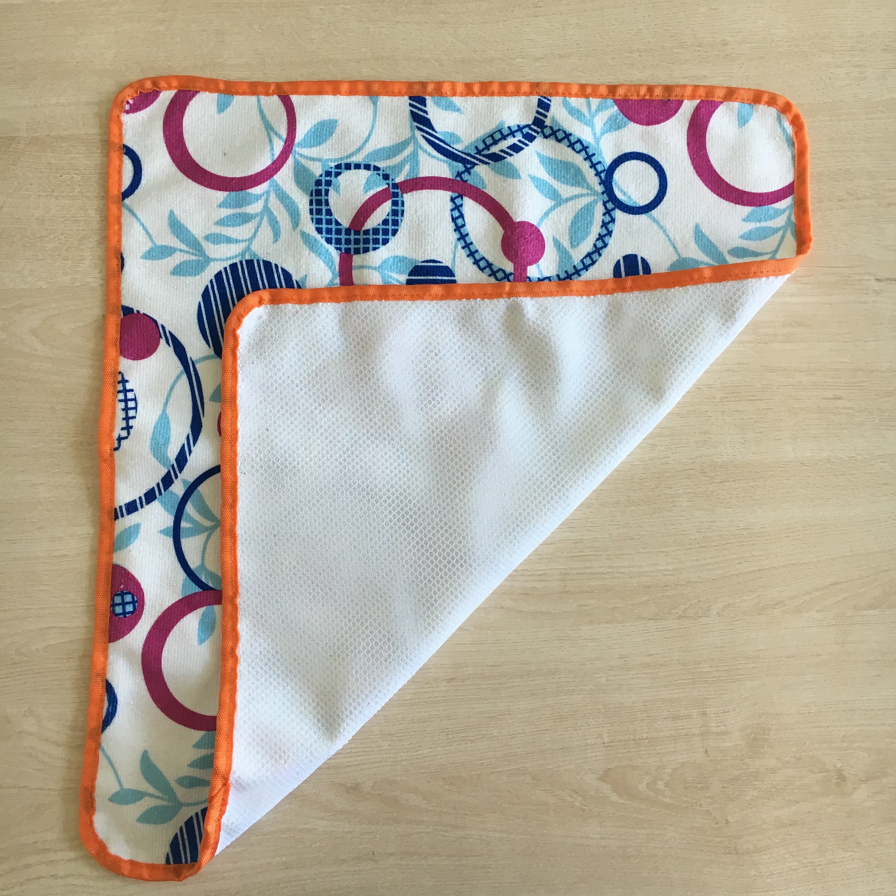 Printed double side 100%polyester absorbing water towels with mesh used in Kitchen