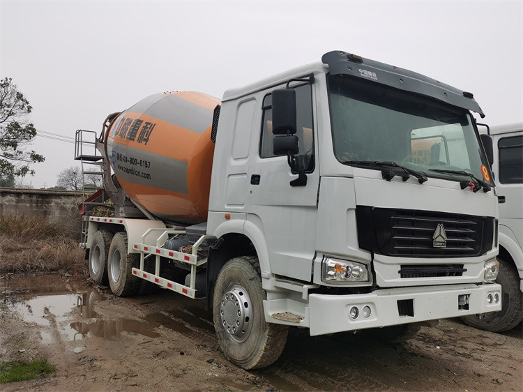 Second Hand 350 KWh Twin Shaft Concrete Mixer With Pump Used Mixer Truck