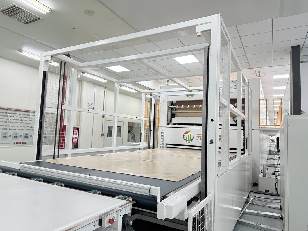 Factory in China Industrial One Step Install Roll Flute Paper Thermal Film Sheet Hot Press Dry Solar Module Production Line Laminating Machine