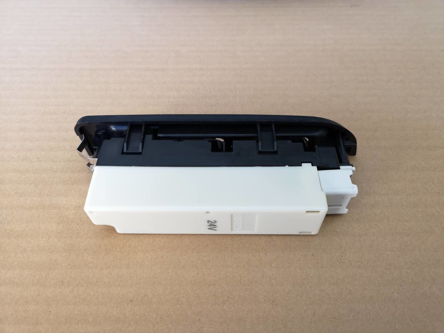 ELF NKR NPR Power Window Switch 8981472260 Three Bottoms Driver Side Control