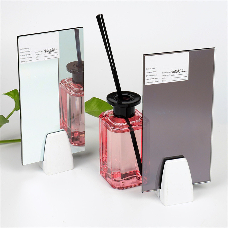 Clear One Way Smooth Edge Coated Mirror Glass For Studio Trial Room