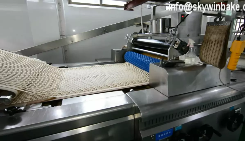 Automatic Industrial Soft And Hard Biscuit Production Line CE Approved