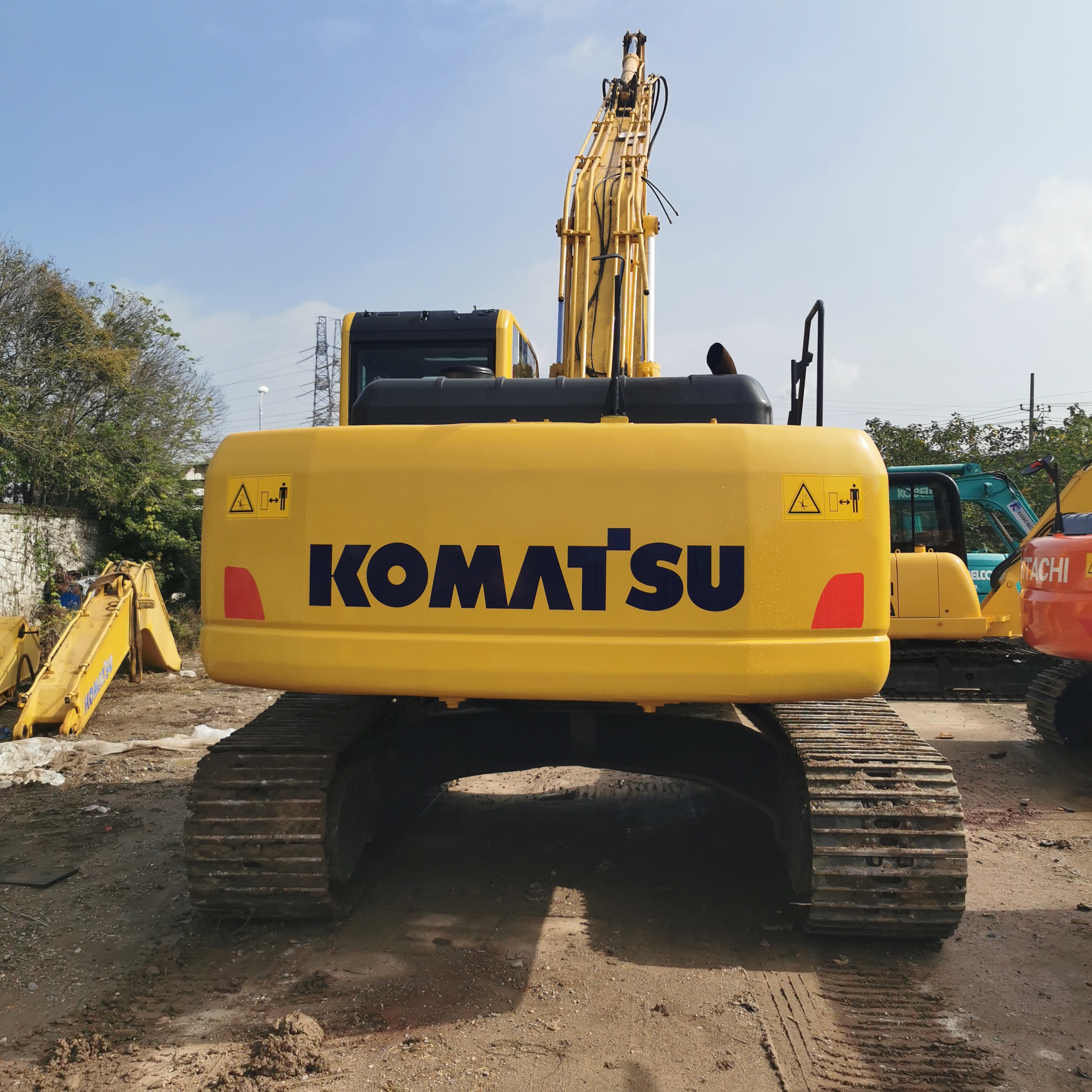Cummins Engine Komatsu PC220-8 Excavator 23TON Operating Weight and Good Condition