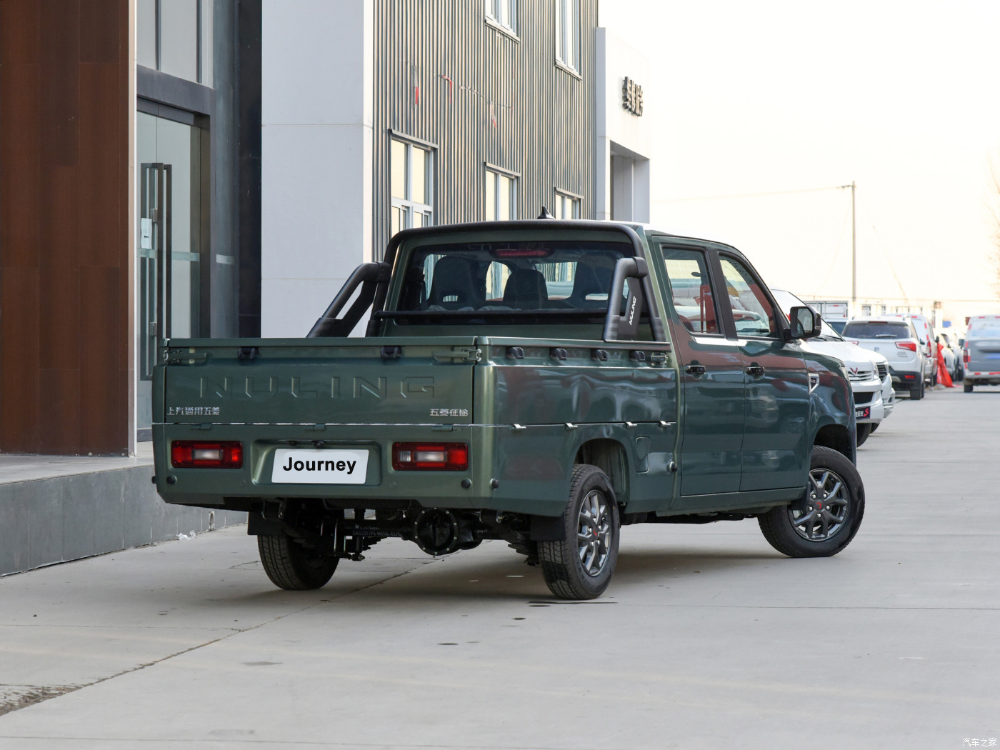 2021 WULING Journey 1.5L Manual Gearbox Gasoline Truck Pickup with 99ps Maximum Torque Camera Electric Leather Q45 R14