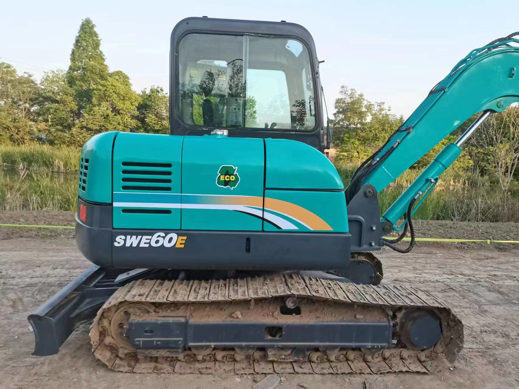 Second Hand Kobelco Excavator, 13.5 Ton In Good Condition And For A Good Price