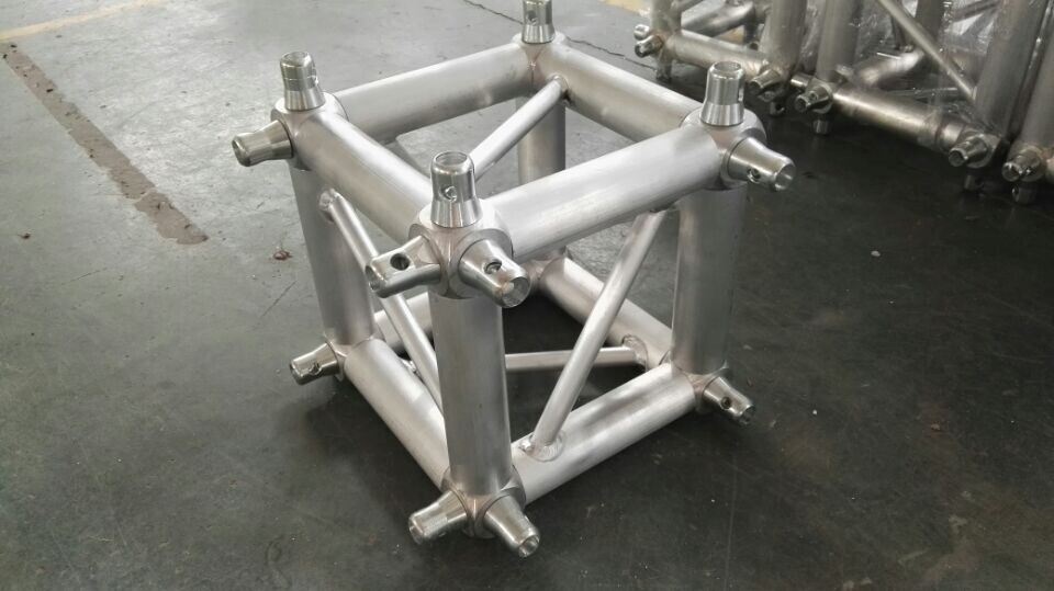 ISO 9001 Aluminum Spigot Truss 6 Way Box Corner Stage Truss Systems 290 * 290