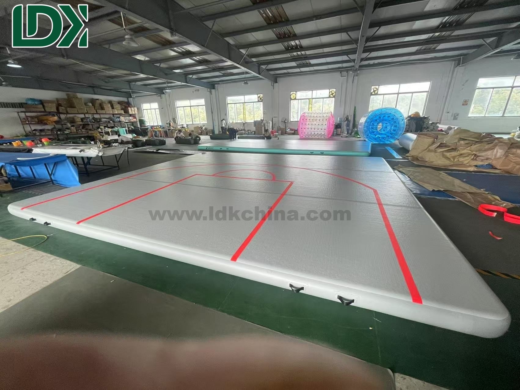 White Customized Logo Basketball Court PVC Inflatable Mats Fitness Air Track Sports Field