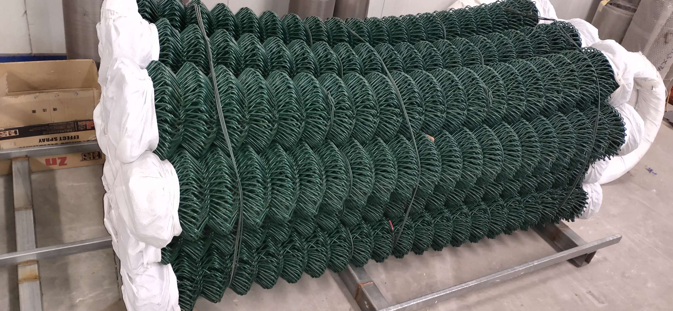 8 Foot Boundary Wall Chain Link Fence Fabric Pvc Coated Use Wire Mesh