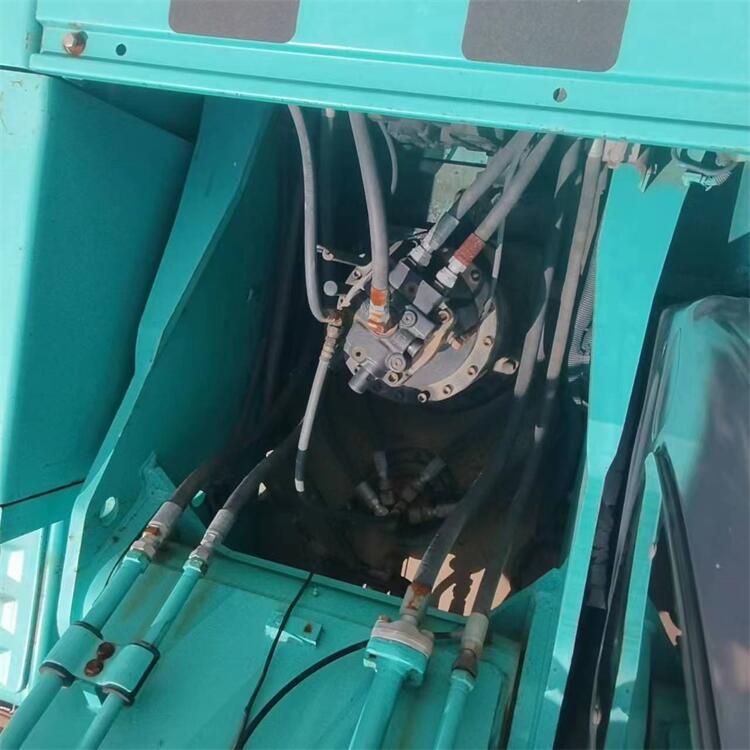25300KG Operating Weight Kobelco SK260 Excavator in Shanghai Japan Made 2019 Year
