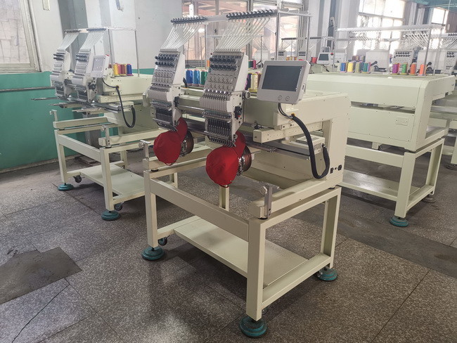 Double Heads Flat Embroidery Machine For Clothing High Precision In Driving