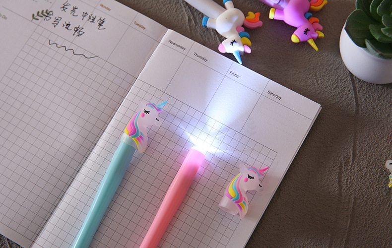 4pcs Set Heat Sensitive Erasable Ink Plastic Gel Light Pen for Trending Cartoon Bear