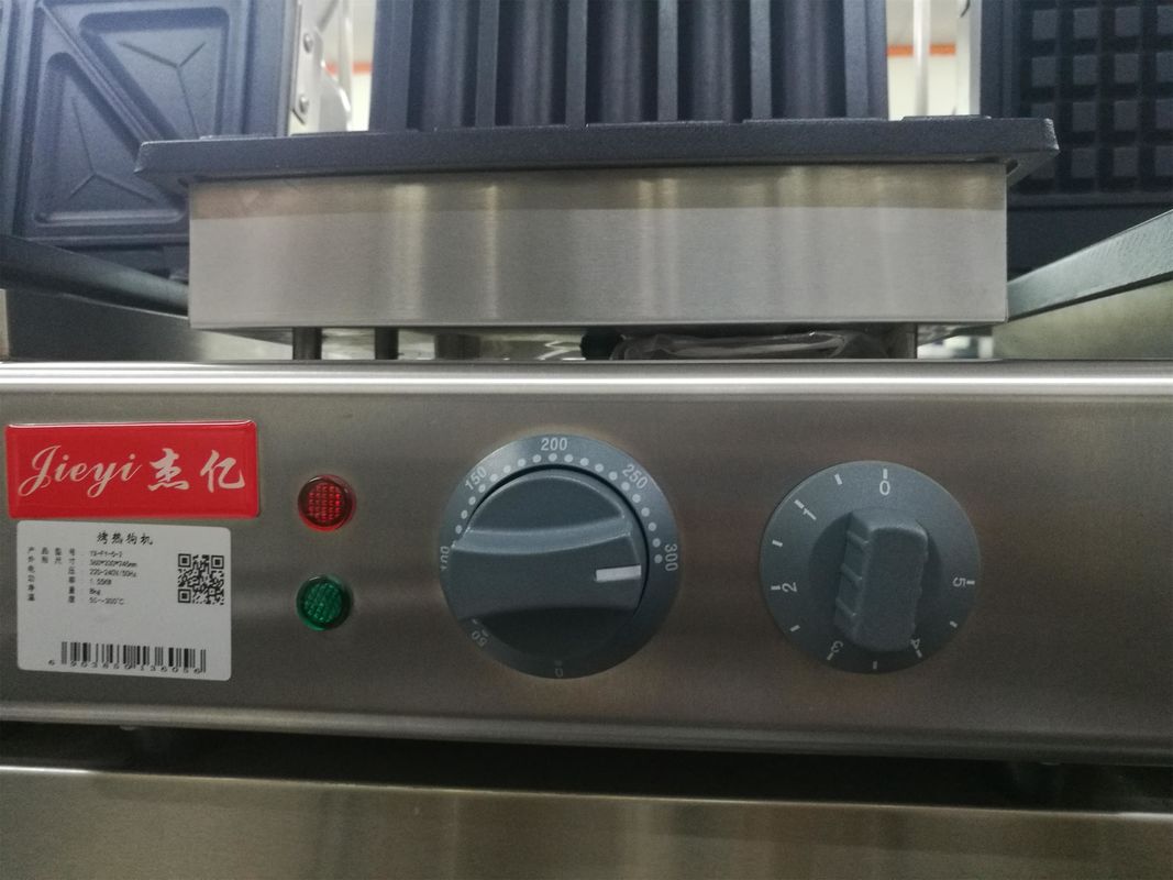 Electric Grilled Hot Dog Waffle Machine For Snack Bar 220V 1550W