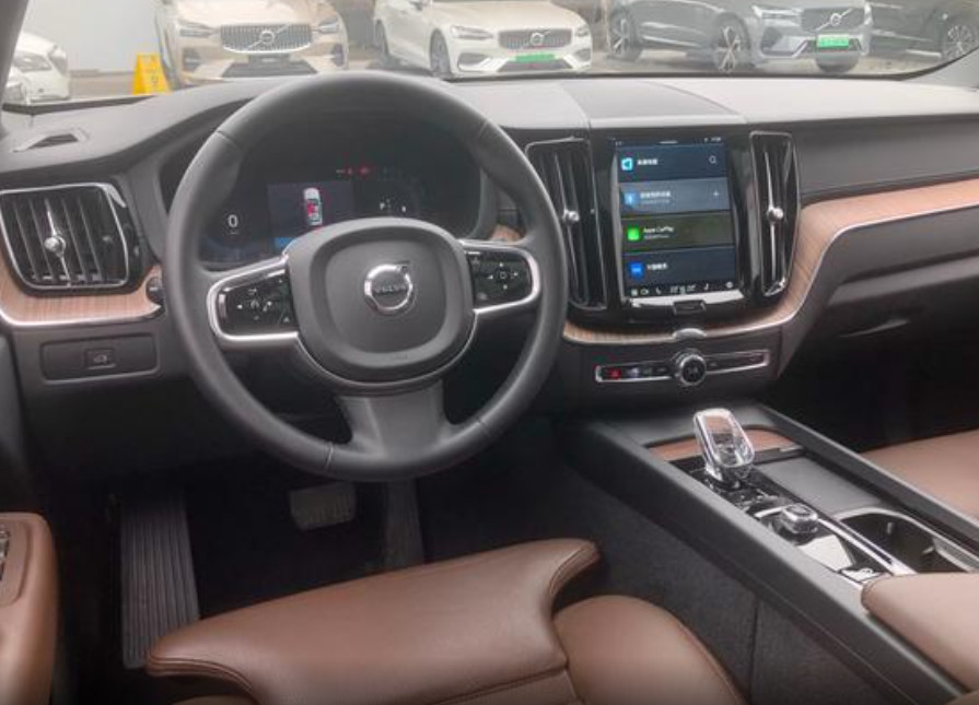 4708x1902x1660 Volvo Used XC60 Gas Car for SUV Needs