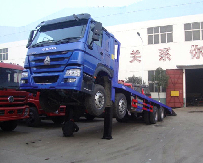 10 Tires Sinotruk Howo7 Heavy Cargo Truck 30-40T Flatbed With Ladder 6x4 Euro2 371hp