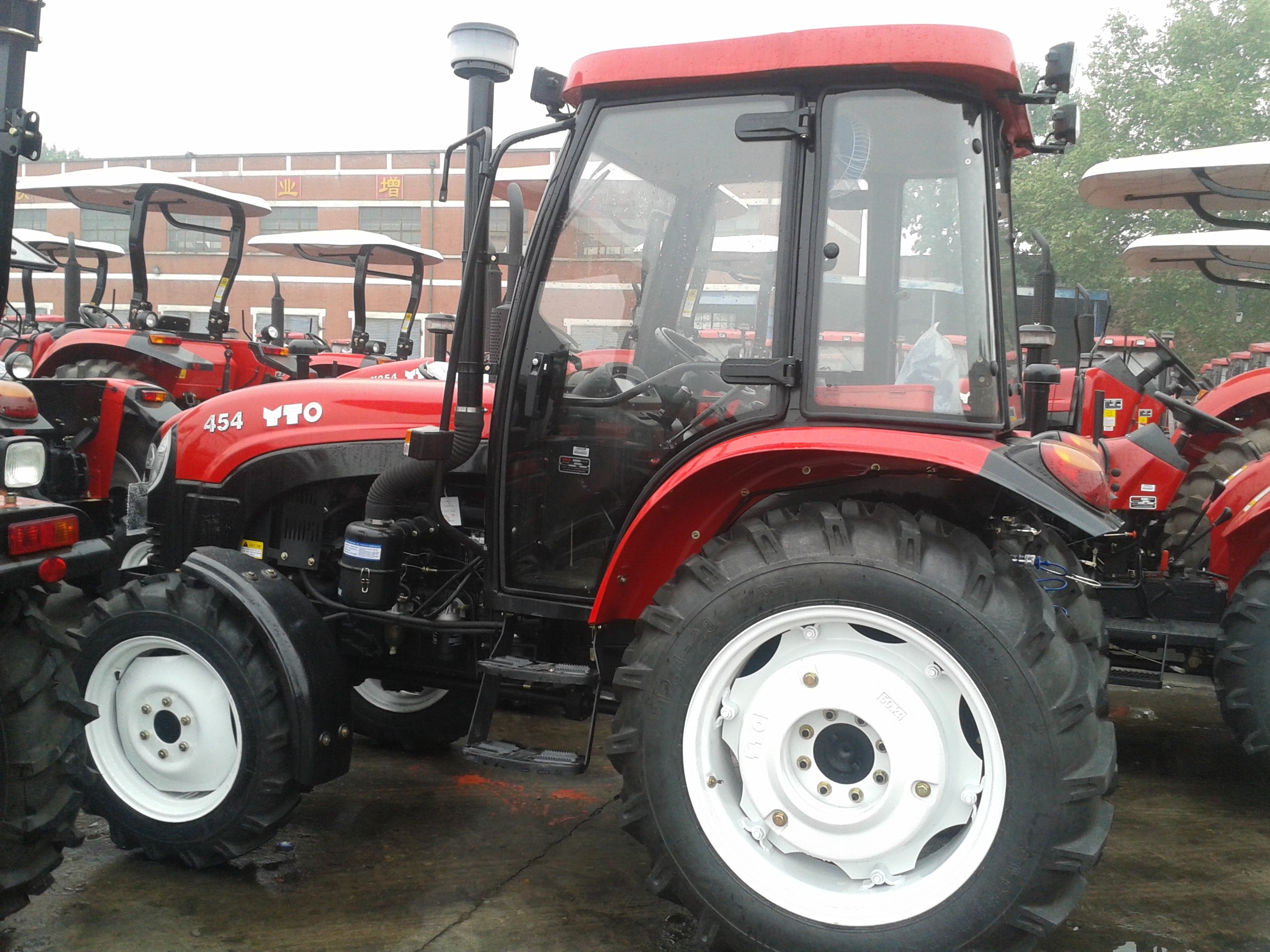 YTO MF504 50hp 4.15L Displacement Agriculture Farm Tractor 4 Cylinder Engine Tractor