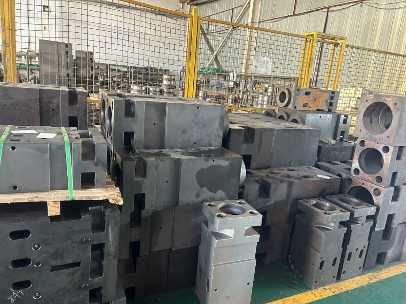 Excavator Hydraulic Breaker Parts Back Head HB15G 20G 30G 40G SB81 For Furukawa Hammer