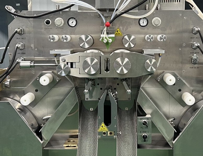 6 Inch Middle Softgel Encapsulation Machine With Servo Motor Driving System