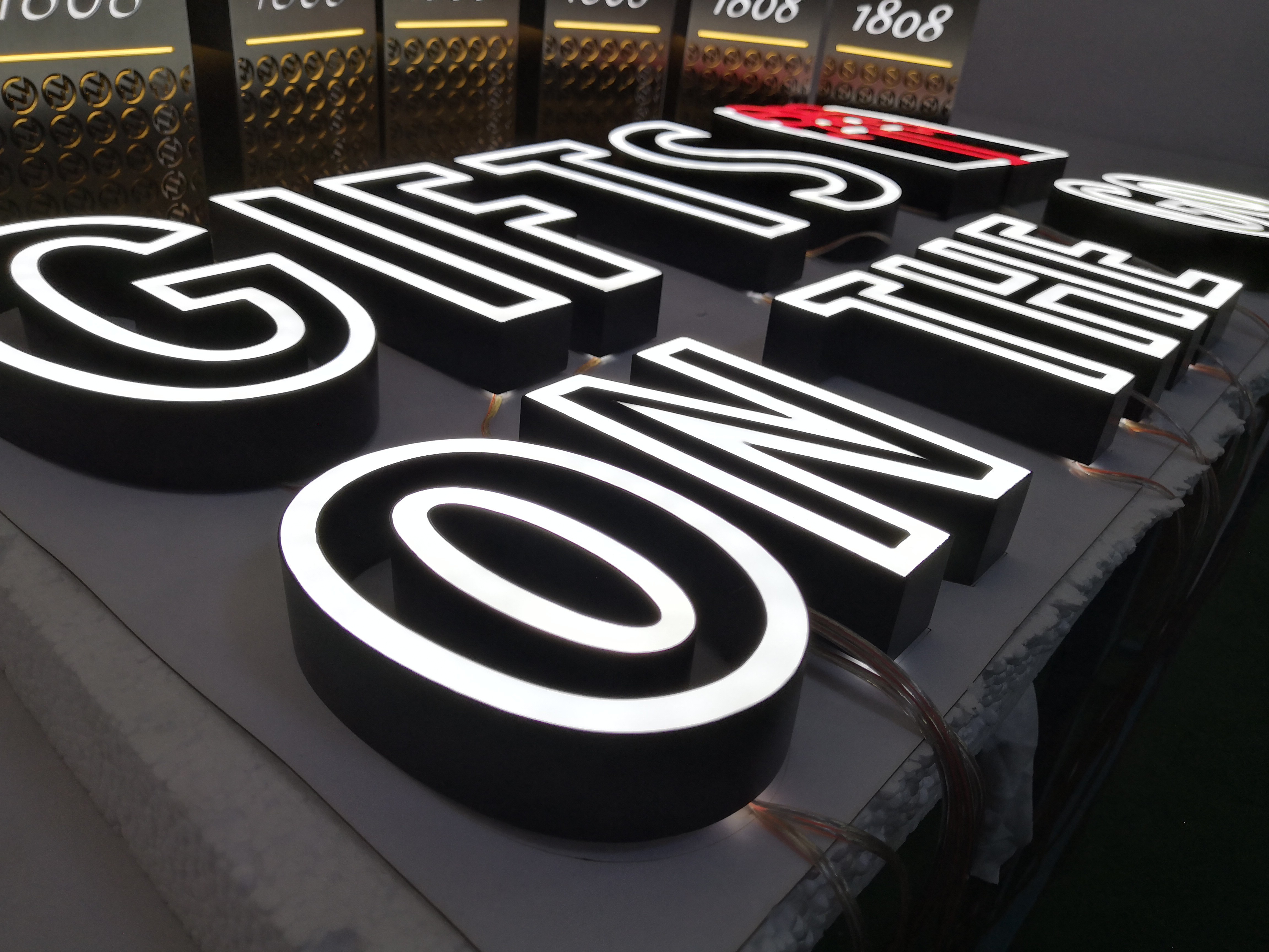 Storefront 3D Acrylic Letters With LED Wall Mounted / Hanging / Free Standing