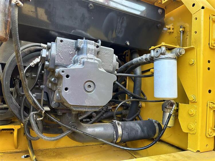 Crawler Chain Moving Type 20t Used Komatsu PC200-7 Excavator with Cummins Engine