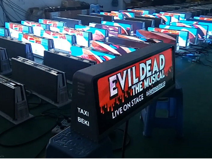 Cab Screen LED Message Board P3.91 Full Color Vivid Screen IP65 1/8 Scan Mode