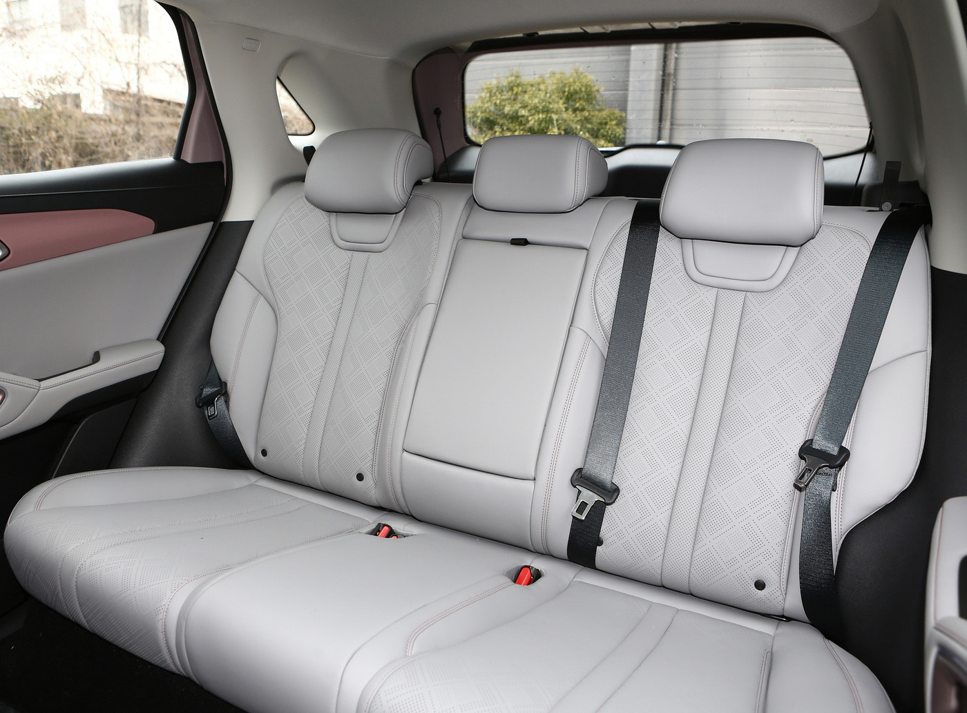 401km Long Life Blade Battery Left Drive 2024 BYD Yuan EV Car with Fashionable Design and Top Speed of 150KM/h