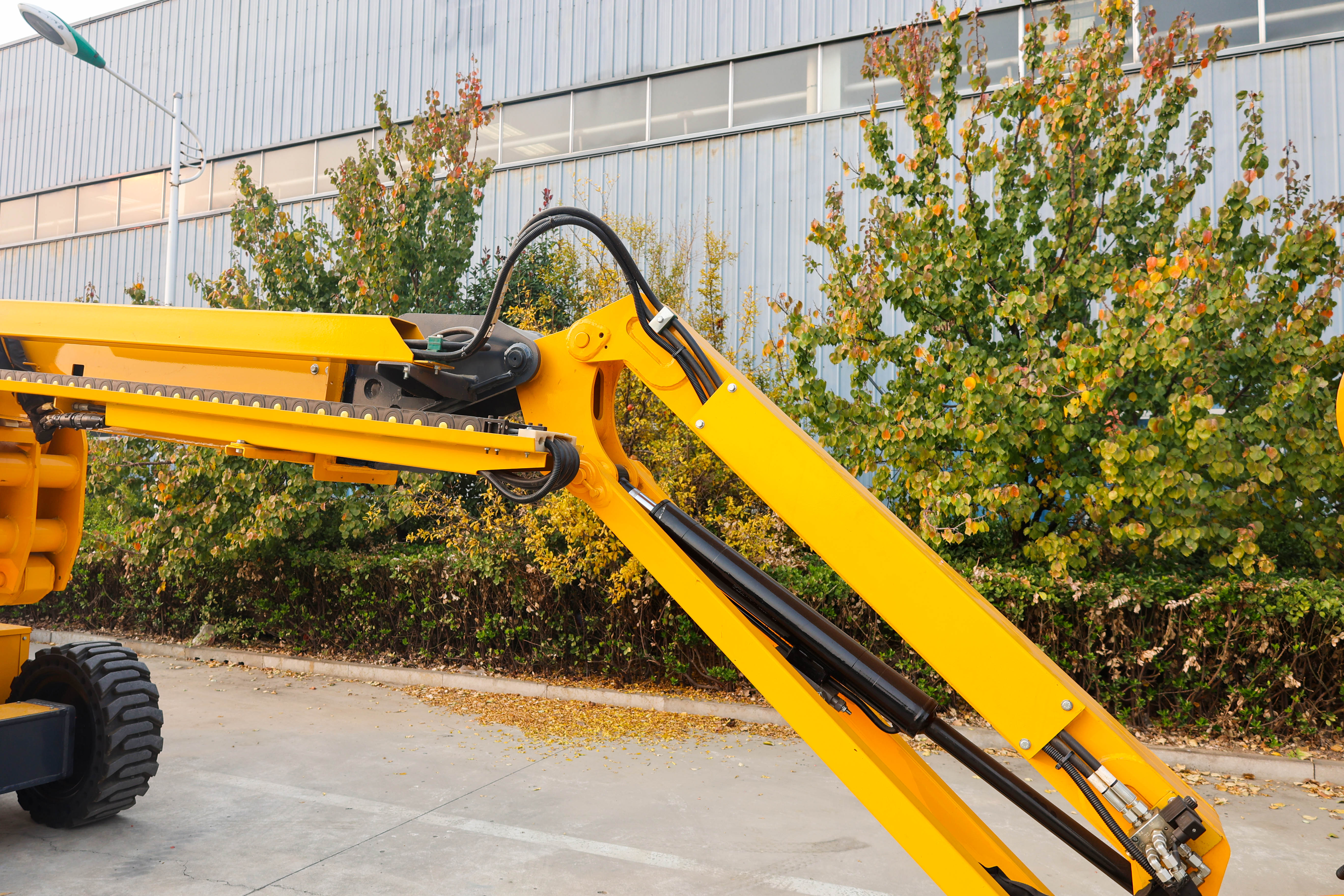 32M Aerial Work Platform Self Propelled Articulated Boom Lift Man lift