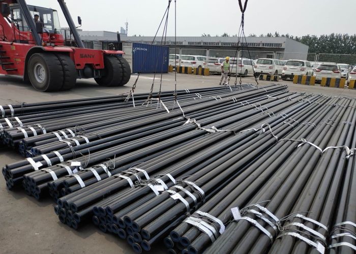 Grade B Carbon Steel ERW Steel Pipe Length Customized 0.5-300mm Thickness