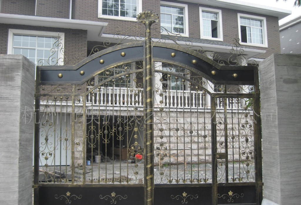 Automatic Morden Iron Gate Anti Corrosion Cast Iron Gate Eco Friendly