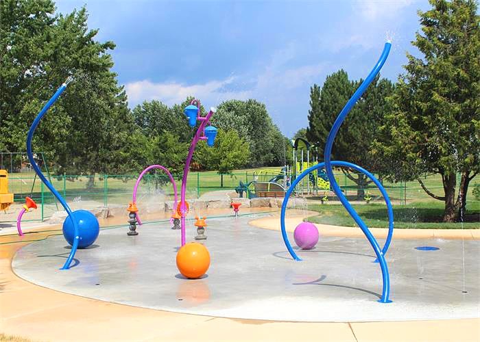 Holiday Resort Spray Park Interactive Water Play For Children Adults