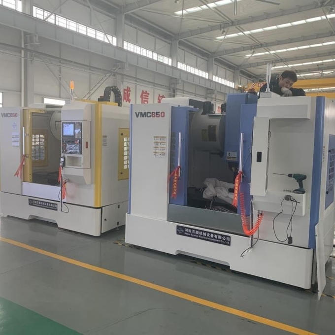 BT40 CNC Vertical Milling Machine Center 800x500x600mm Travel